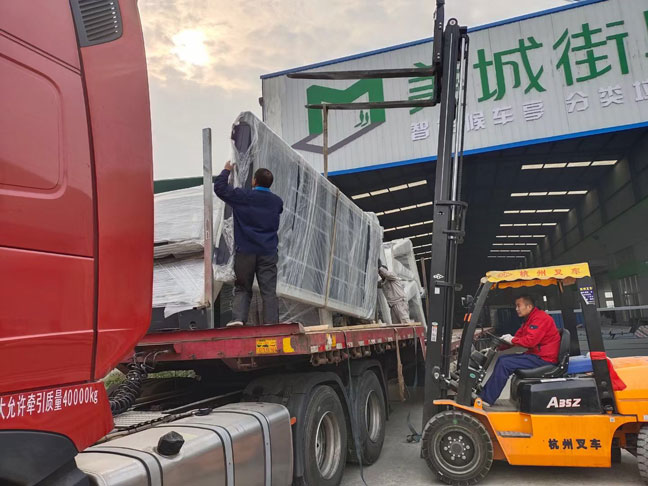 惠（huì）安第三批候車亭發貨（huò）